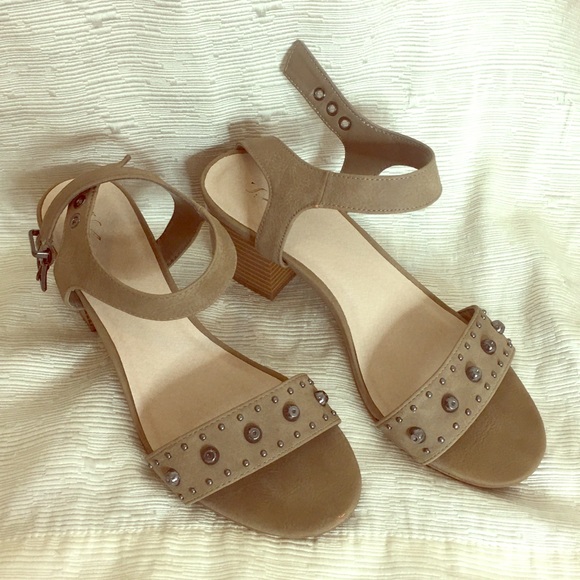 Simply Vera strap sandal with heel - Picture 1 of 6